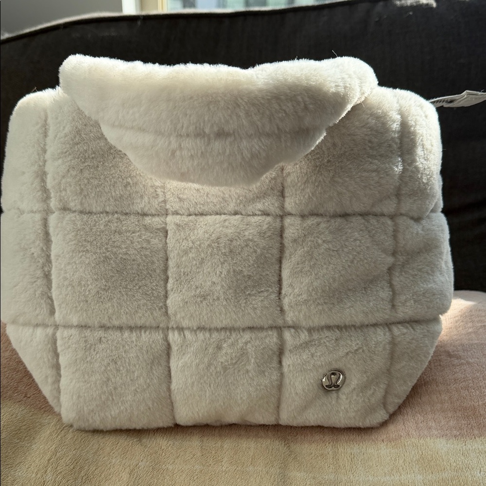 Lululemon Athletica Cream Quilted Shoulder Bag